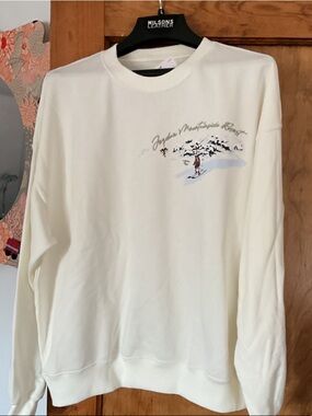 Nike Men’s Cream Crewneck Sweatshirt with Mountain Ski Graphic